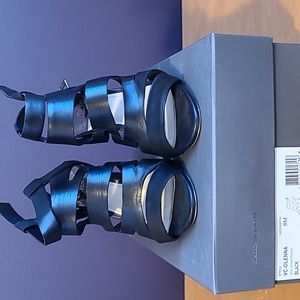 Vince Camuto VC-Olenna black leather sandals, size 8M